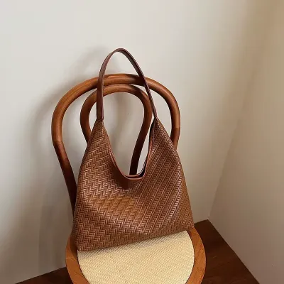 LARGE CAPACITY WOVEN BAG